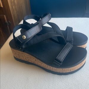 Reef Black Platform Sandals size 8, “Vista High Luna”.